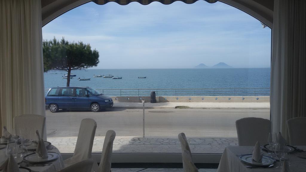 Hotel Ristorante La Tartaruga Capo dʼOrlando Kültér fotó
