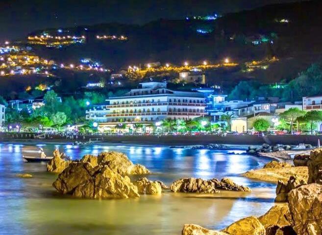 Hotel Ristorante La Tartaruga Capo dʼOrlando Kültér fotó